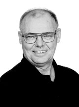 Portræt af servicemedarbejder Anders Pedersen på Holmegaardsskolen