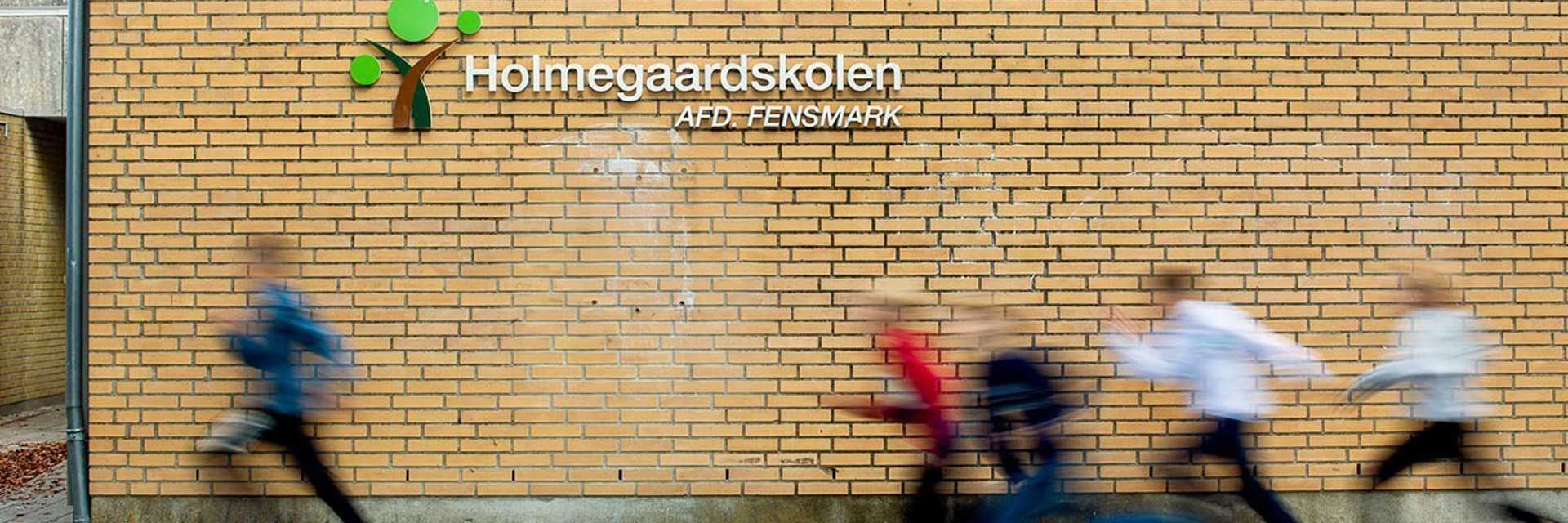 Børn der løber på Holmegaardskolen afdeling Fensmark
