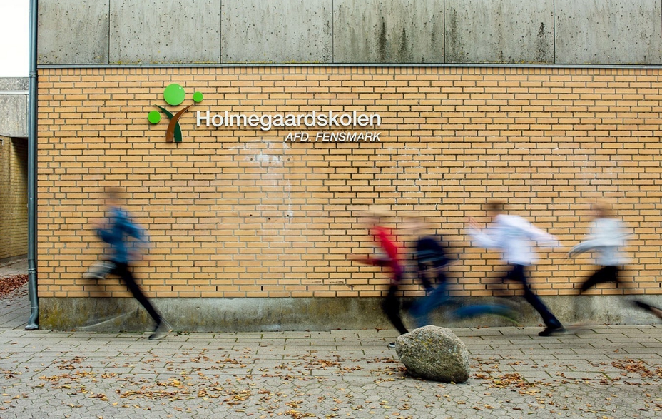 Børn der løber på Holmegaardskolen afdeling Fensmark