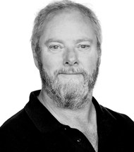 Portræt af servicemedarbejder Frank Hansen på Holmegaardskolen