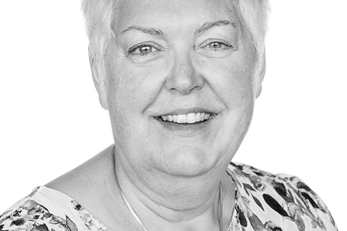 Portræt af skolesekretær Betina Nielsen